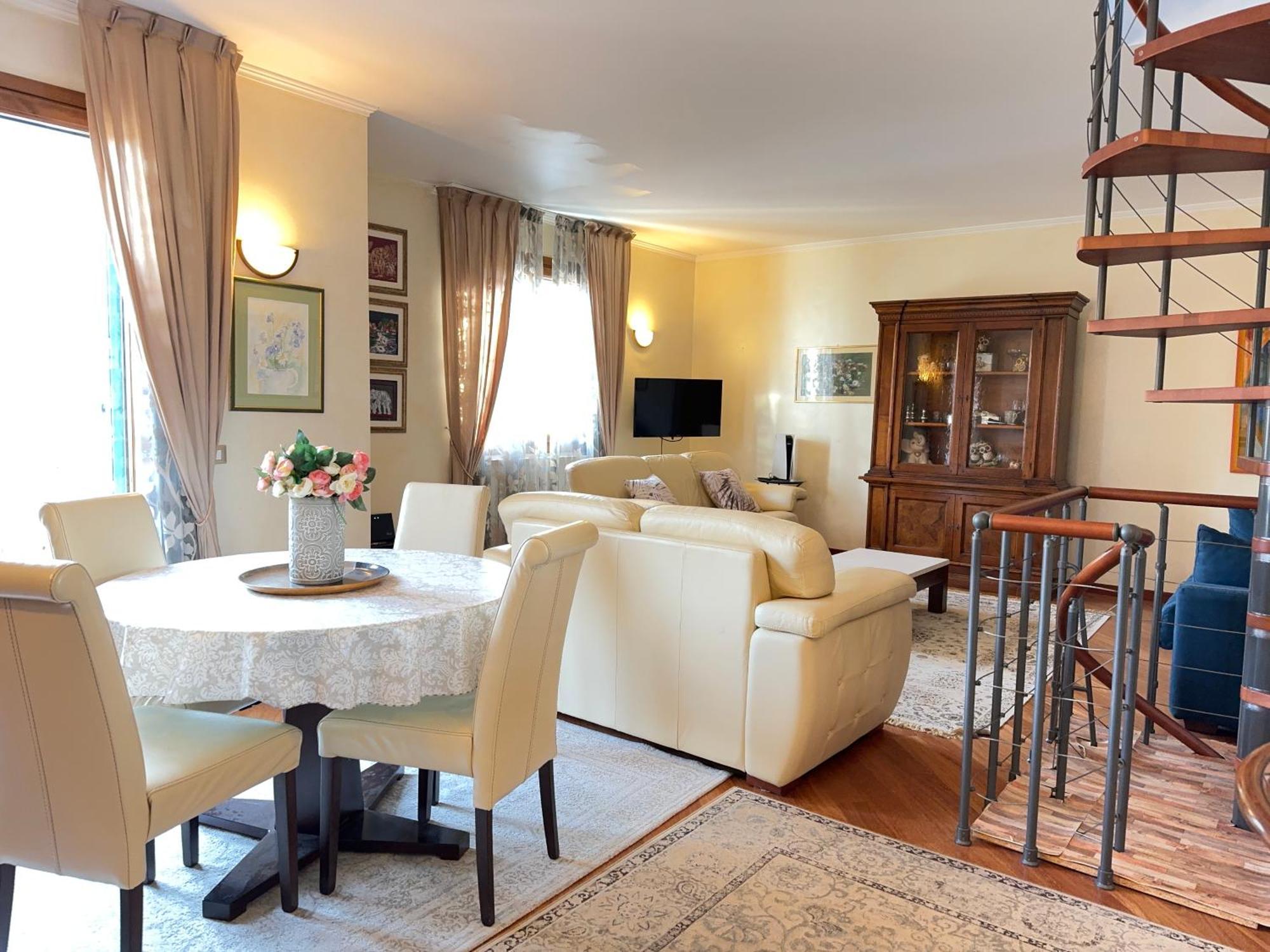 Casa Perfetta Per Grandi Famiglie, Con Jacuzzi Villa Bevera  Luaran gambar