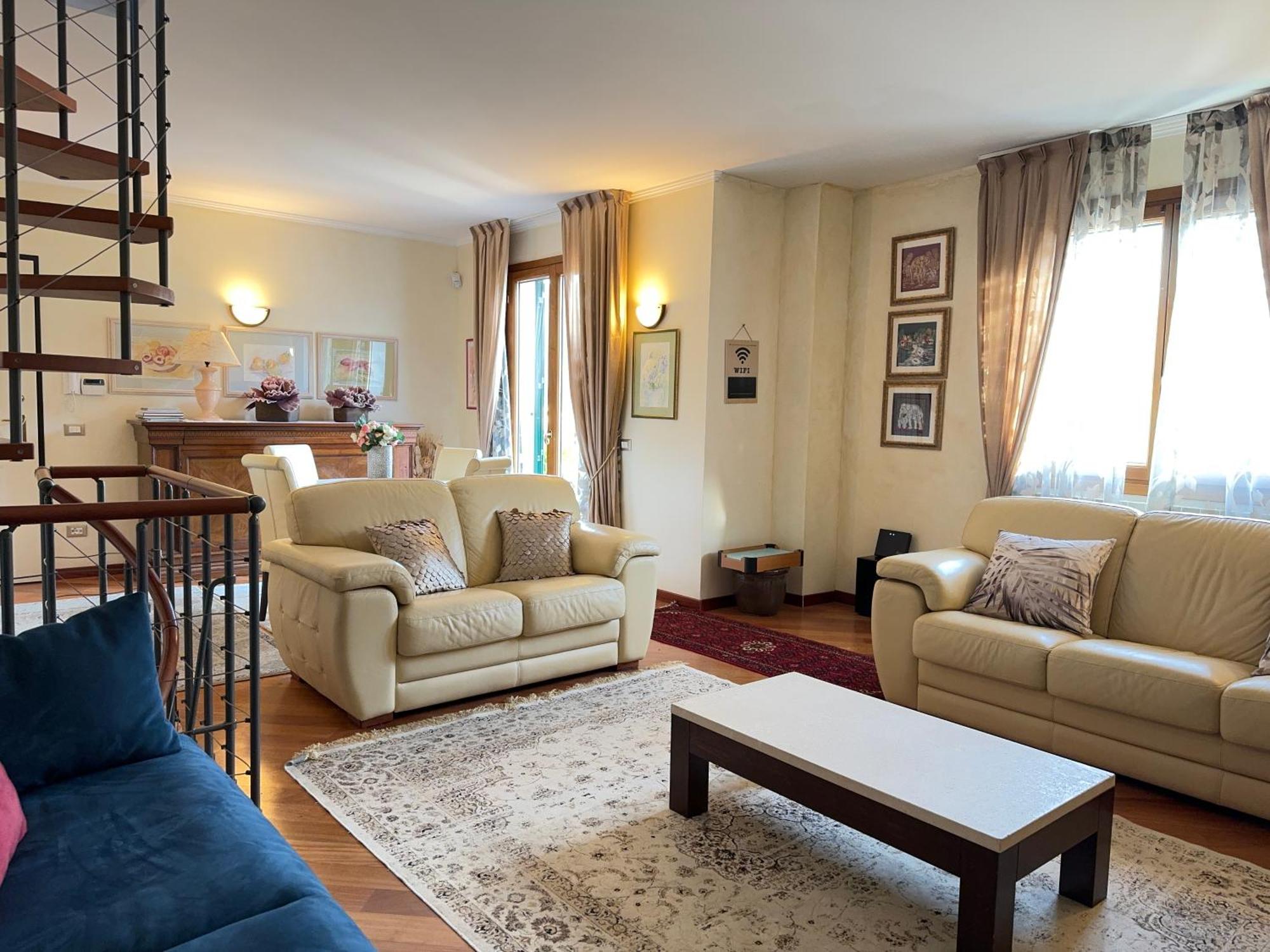 Casa Perfetta Per Grandi Famiglie, Con Jacuzzi Villa Bevera  Luaran gambar
